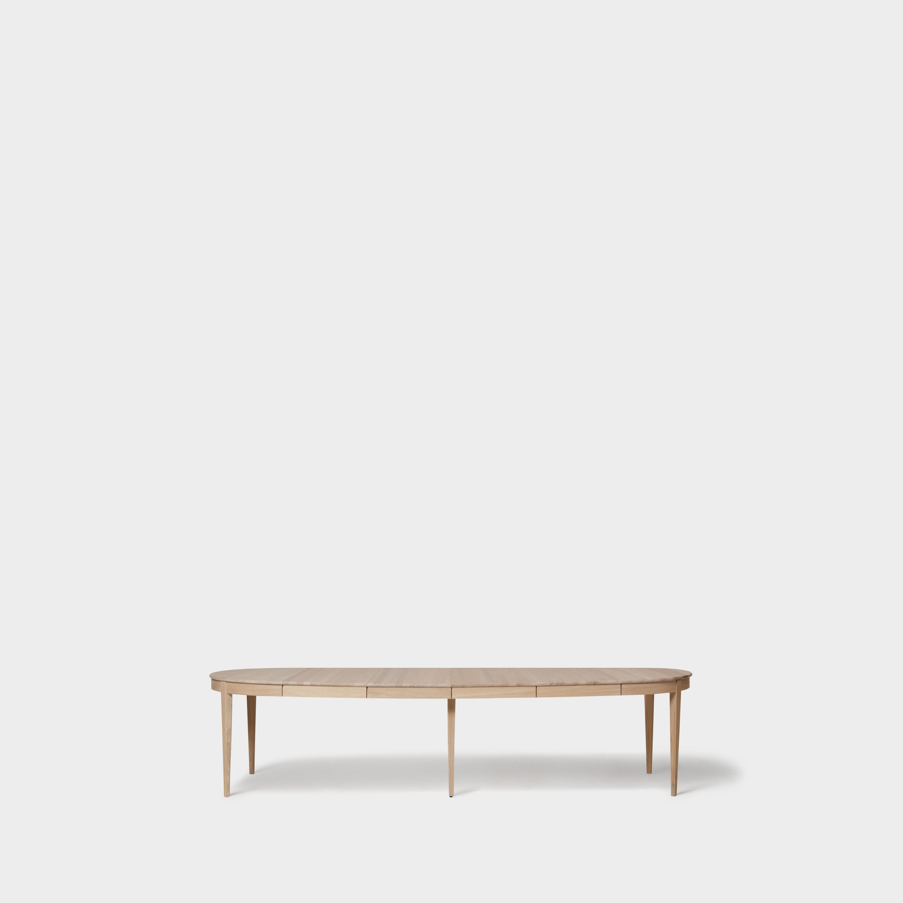 Runt matbord Ek Ø112 cm