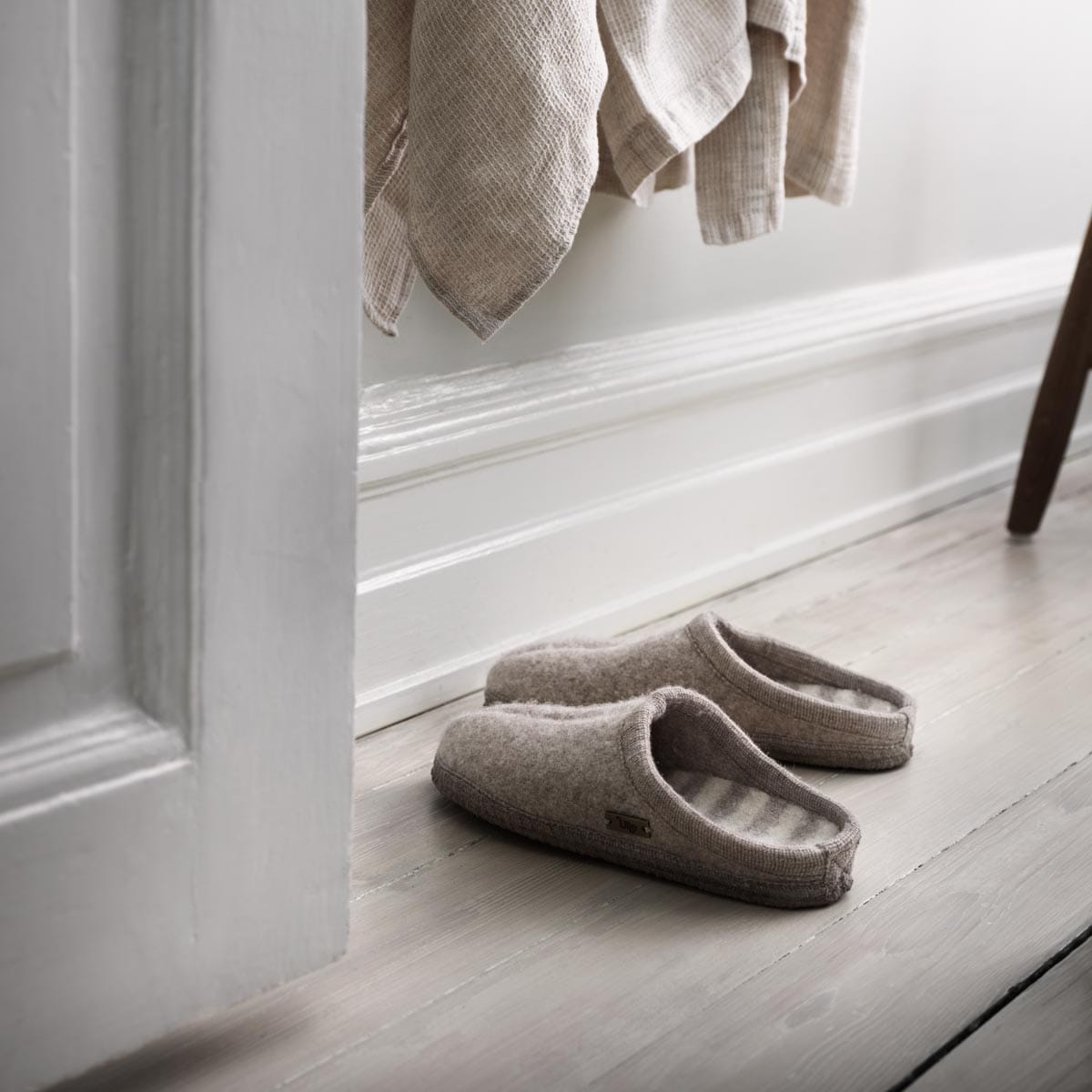 ulle-tofflor-beige-norrgavel